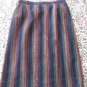 Knee length wool skirt